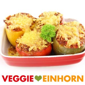 Gefüllte Paprika vegan mit Reis und Sojahack überbacken mit veganem Käse