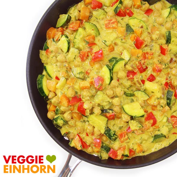 Veganes Gemüsecurry mit Kokosmilch und Kichererbsen | Vegetarisches Rezept