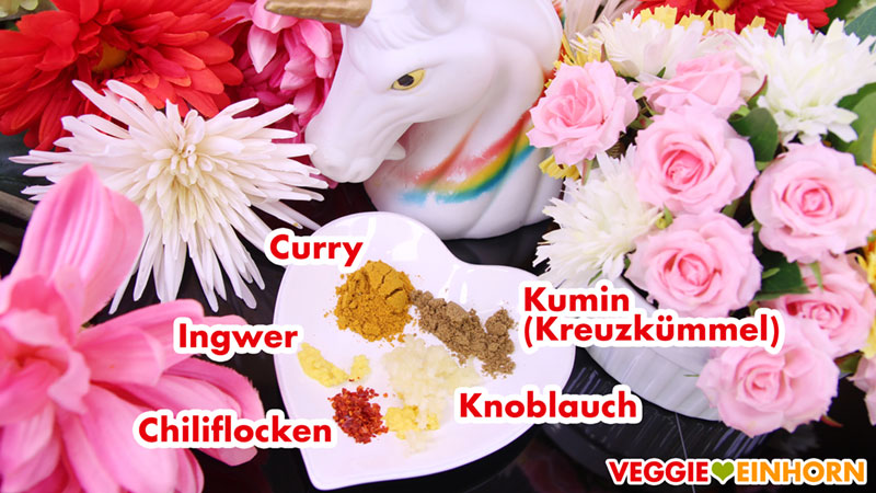 Gewürze Curry, Ingwer, Chiliflocken, Kumin (Kreuzkümmel), Knoblauch