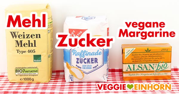 Mehl, Zucker und vegane Margarine für Spitzbuben-Plätzchen