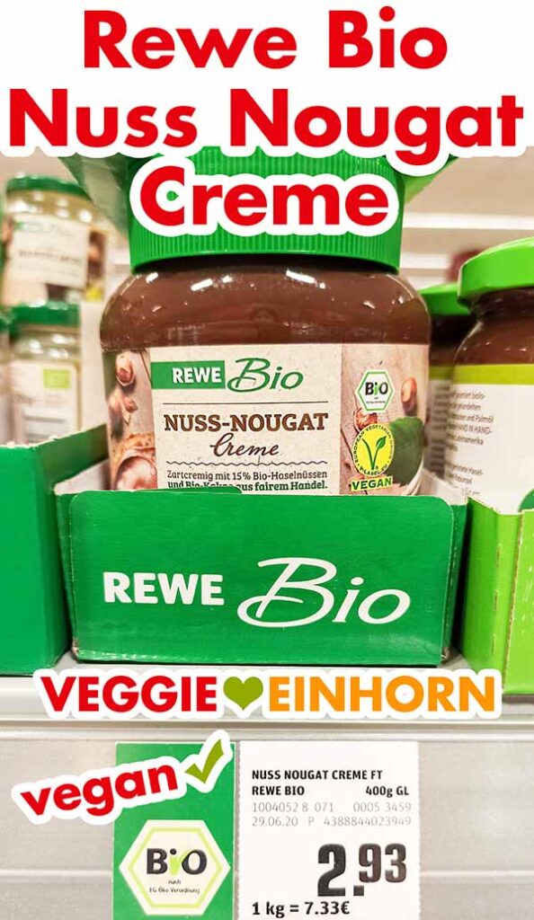 Ein Glas Nuss-Nougat-Creme von Rewe Bio im Supermarkt Regal