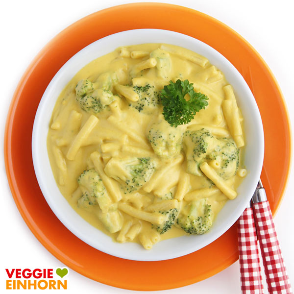 Veganes Mac and Cheese mit Brokkoli
