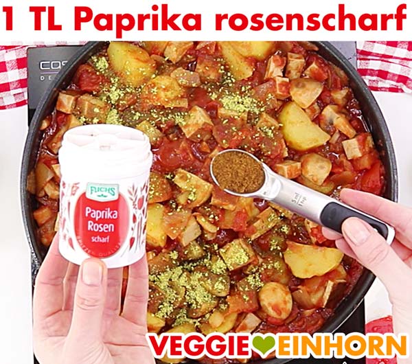 Tofu Gulasch würzen mit Paprika rosenscharf Pulver