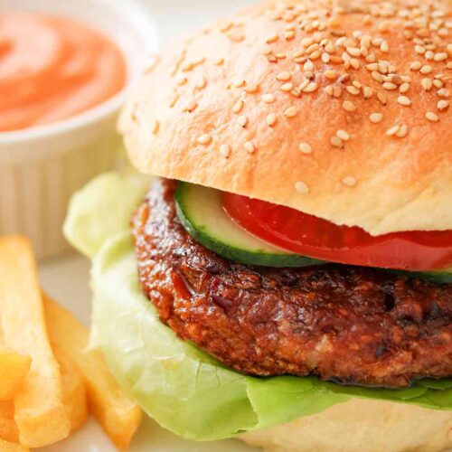 Veganer Burger mit einem Patty aus Kidneybohnen