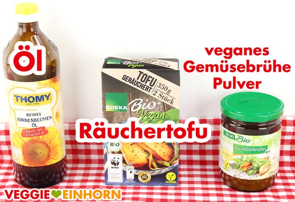 Zutaten für veganes Tofu Gulasch mit Räuchertofu