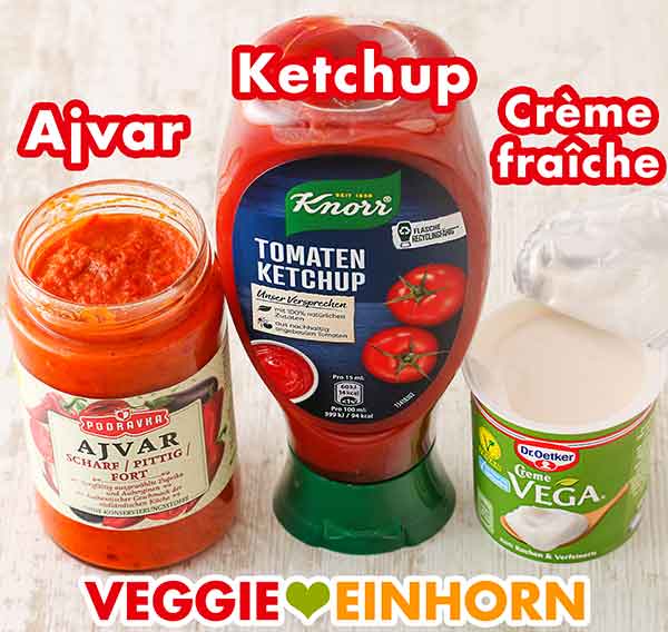 Ajvar, Ketchup und vegane Crème fraîche