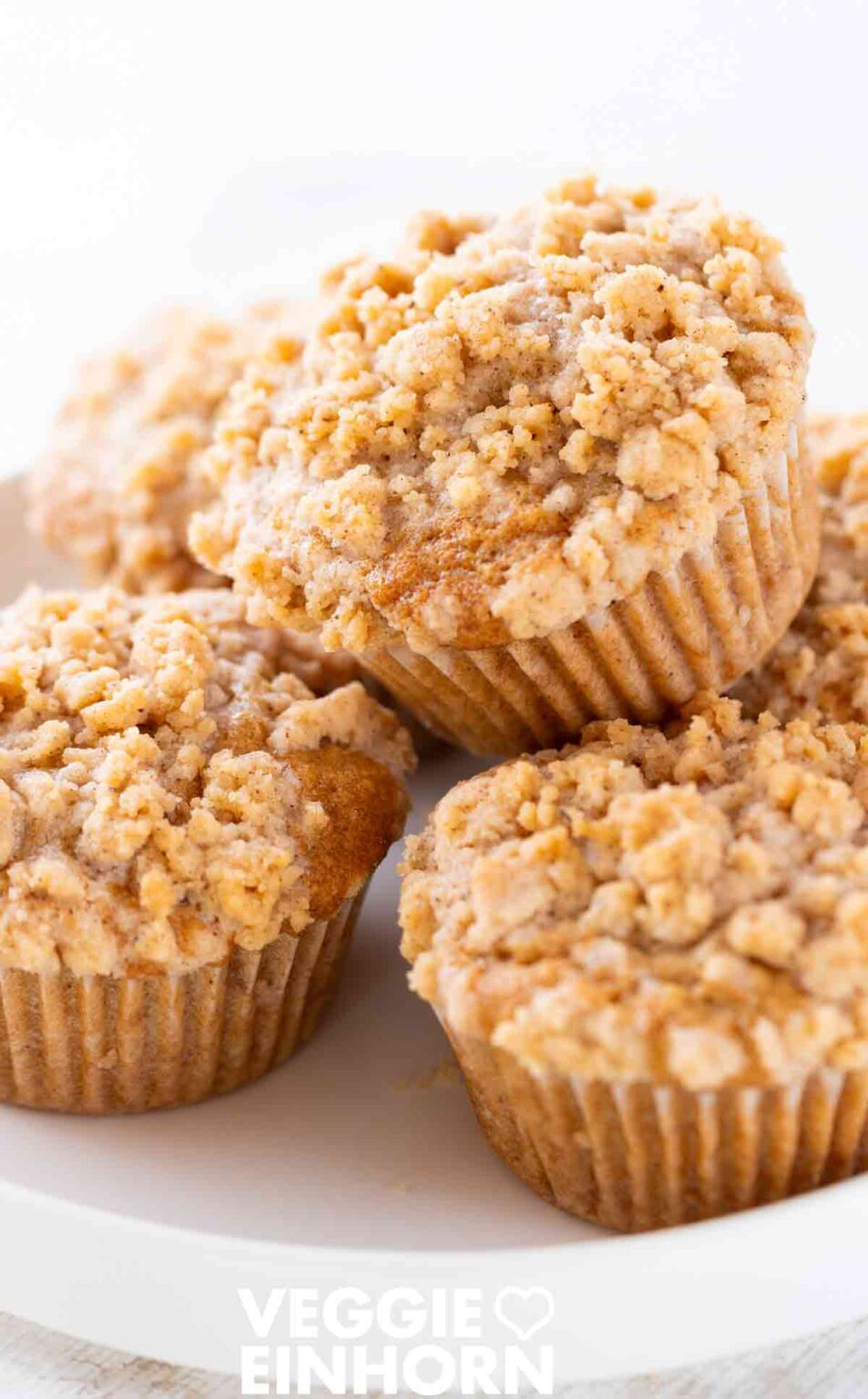 Saftige vegane Apfelmuffins mit Streuseln