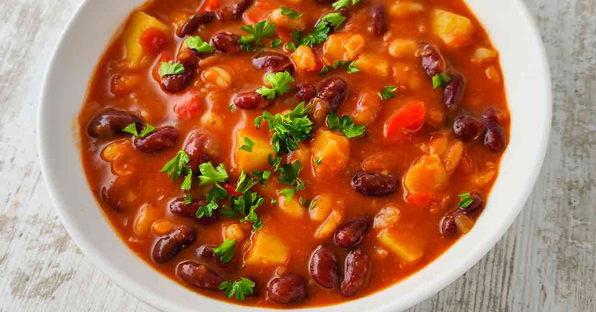 Veganer Bohneneintopf mit Kartoffeln Veganer Bohneneintopf mit Kartoffeln