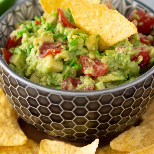 Schale mit Guacamole