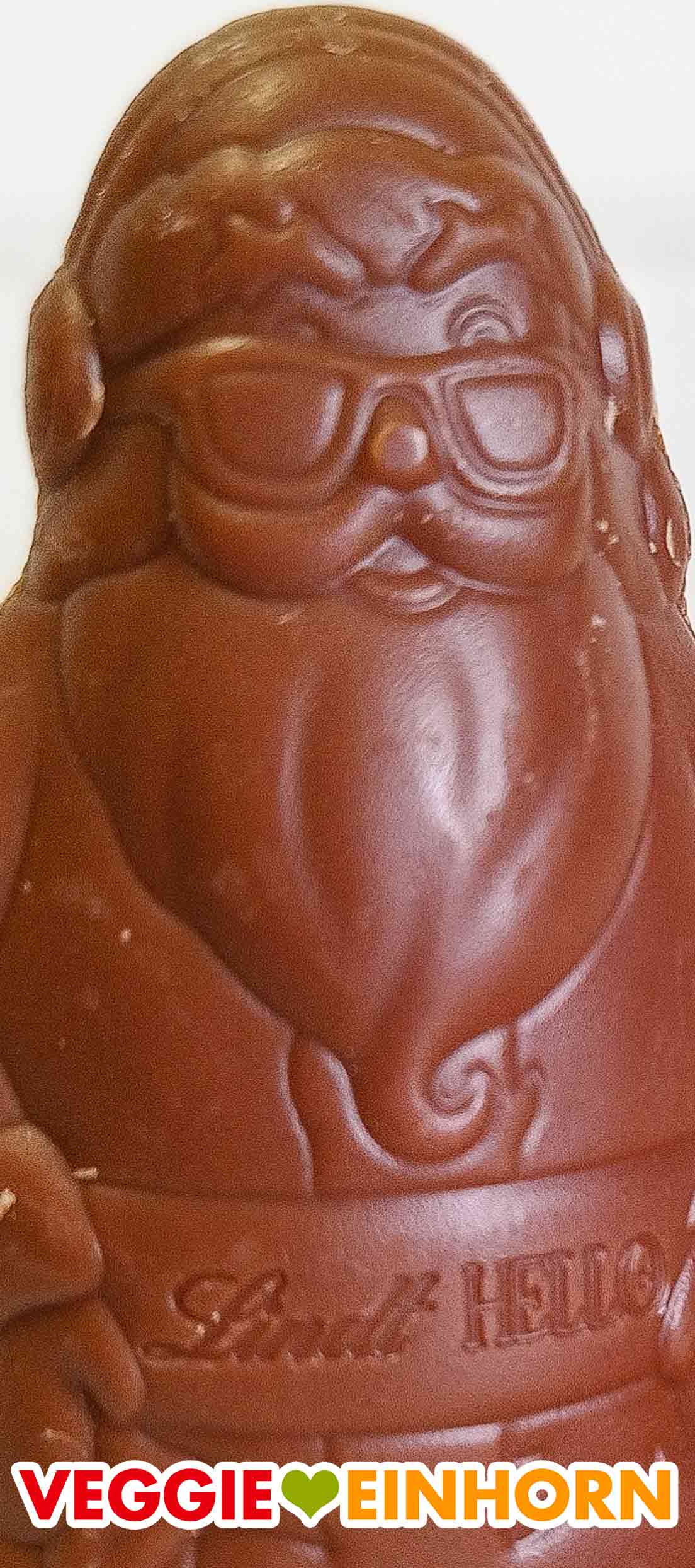Nahaufnahme des Gesichtes des veganen Mini Weihnachtsmannes von Lindt HELLO