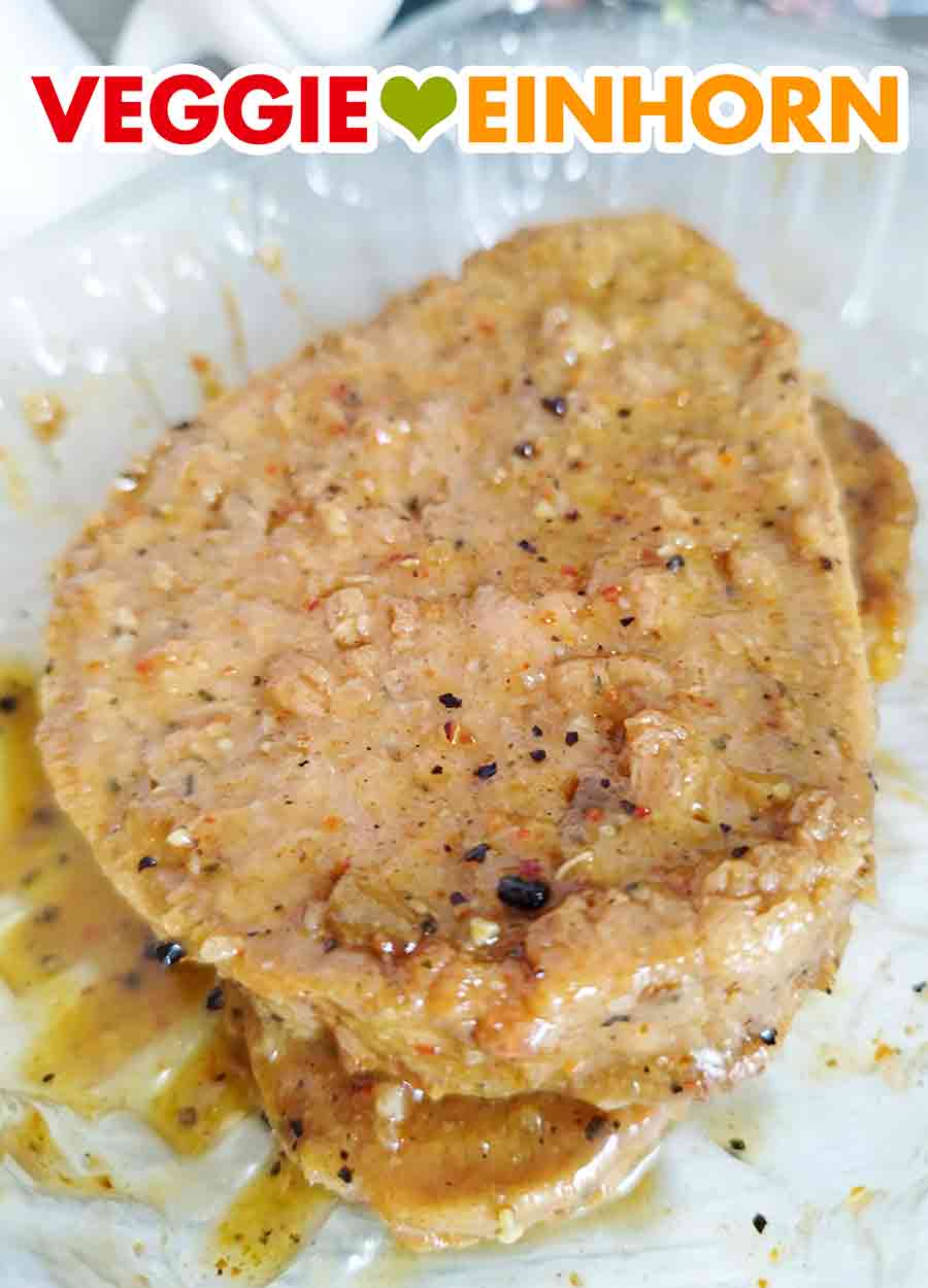 Nahaufnahme der veganen Steaks Wild Pepper von Green Legend