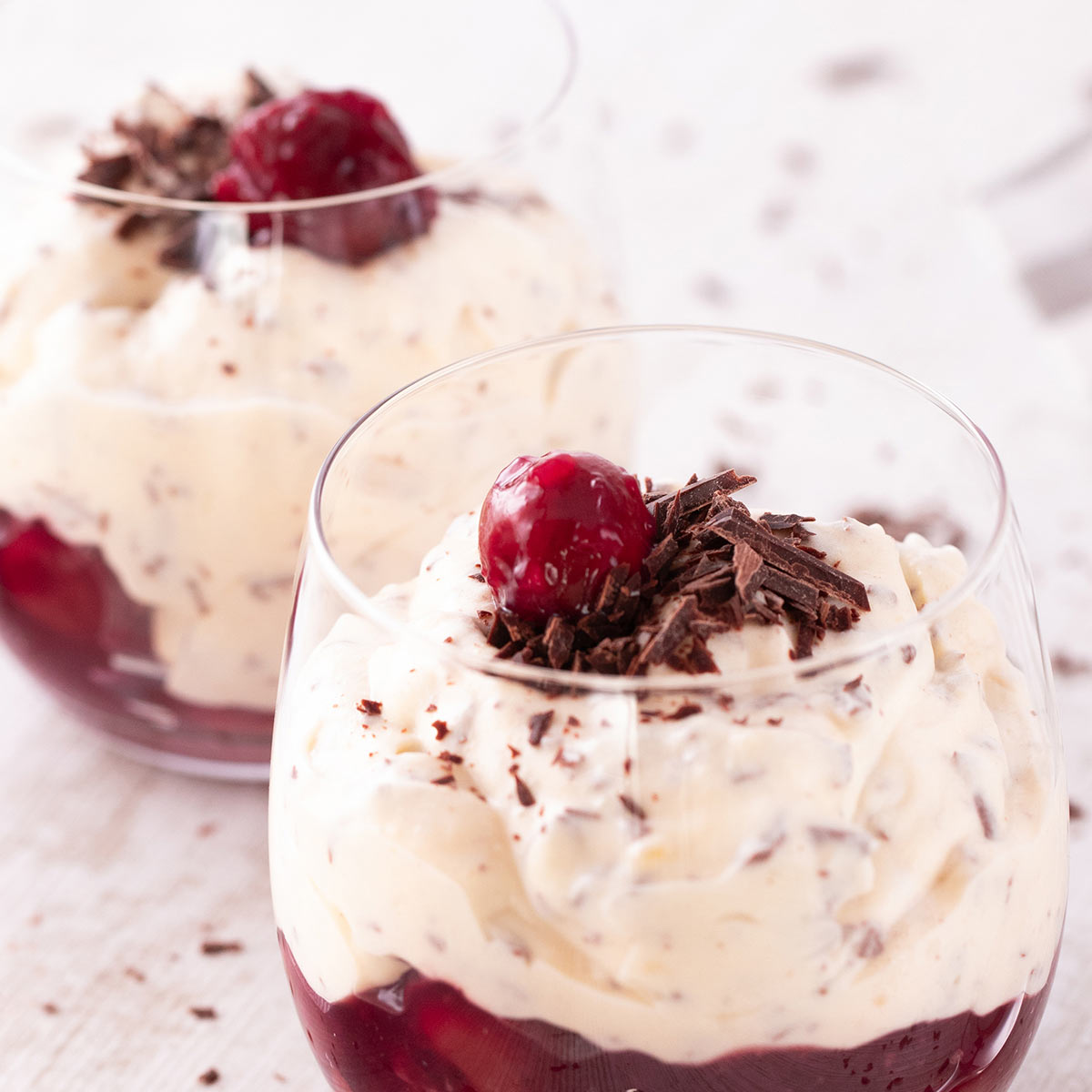 Vegane Herrencreme mit Kirschen