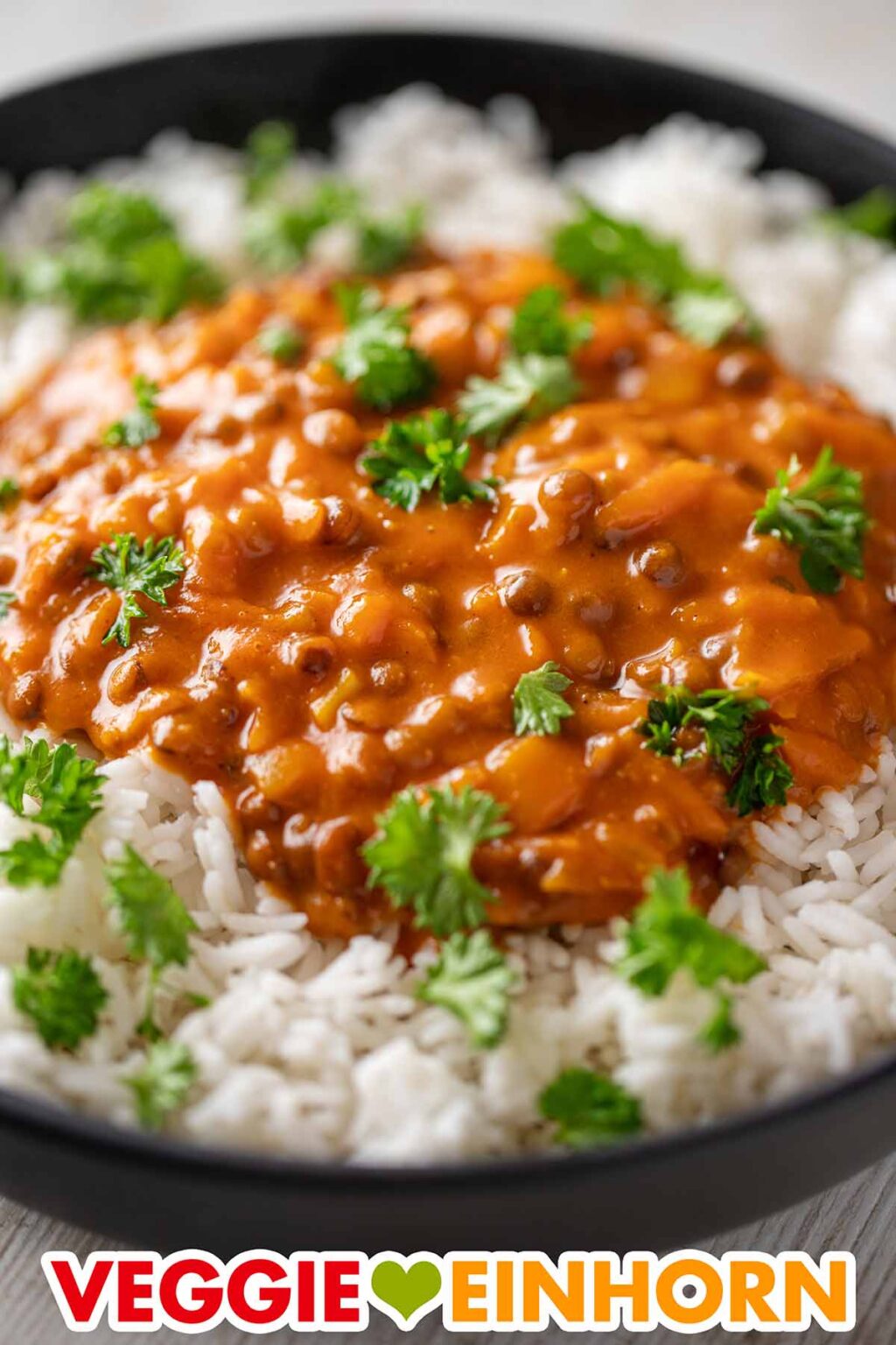 Einfaches Linsencurry mit Currypaste und geraspelten Möhren Einfaches Linsencurry mit Currypaste und geraspelten Möhren