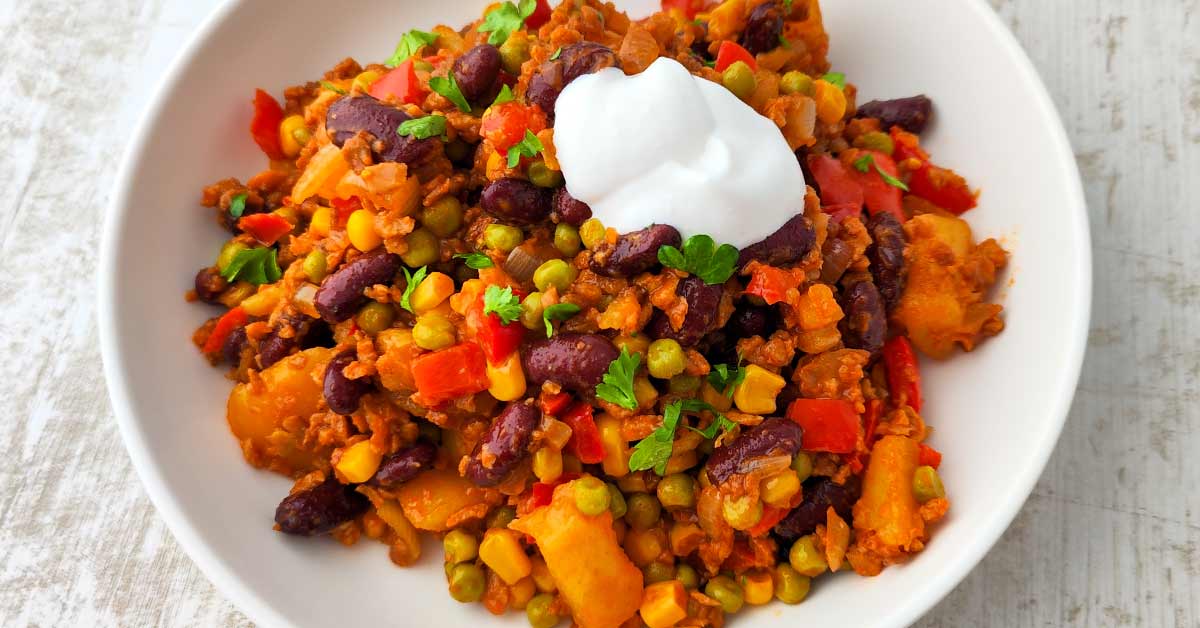 Einfache mexikanische Kartoffelpfanne mit veganem Hack