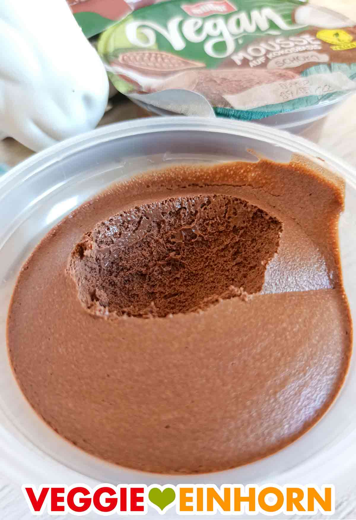 Vegane Mousse au Chocolat von Müller im Becher