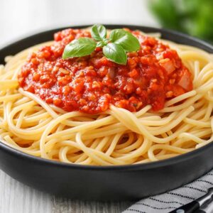 Nuss Bolognese mit Spaghetti