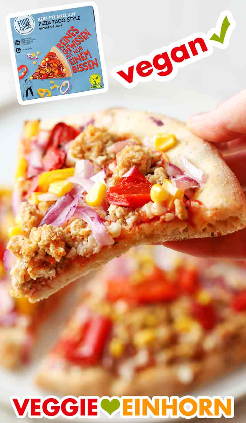 Ein Stück vegane Pizza Taco Style von Penny