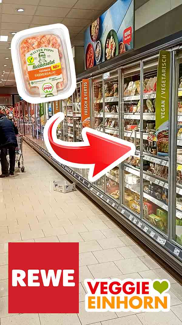 Veganer Farmersalat von Popp im Kühlregal im Supermarkt