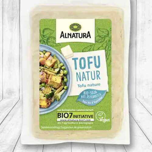 Eine Packung Tofu Natur von Alnatura