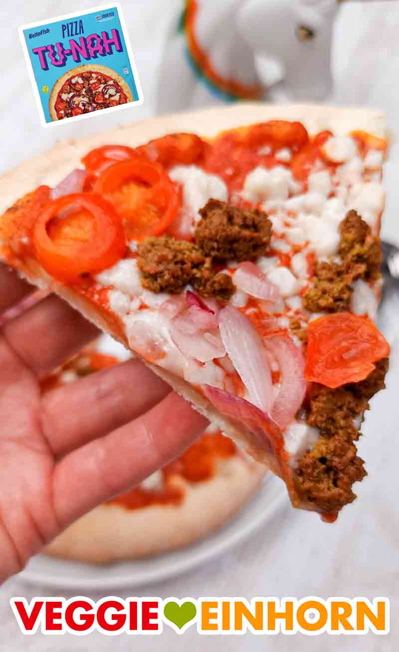 Ein Stück vegane Thunfischpizza von Betta Fish