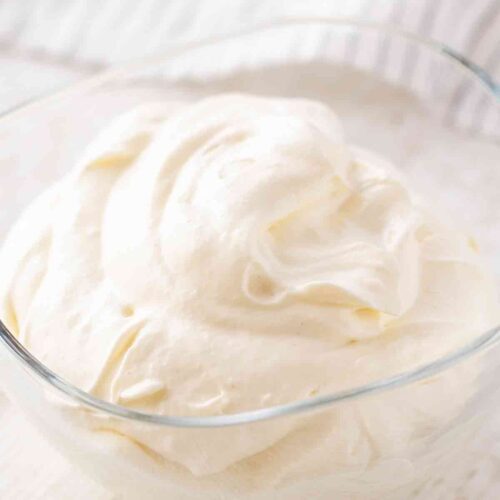 Vegane Dessert Creme mit Vanilleskyr und veganer Schlagsahne