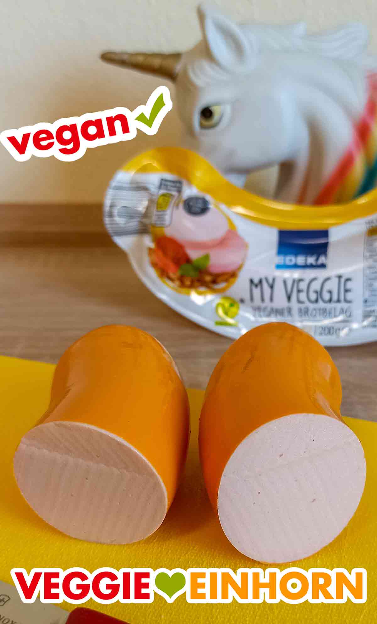 Schnittfläche der veganen Fleischwurst von Edeka