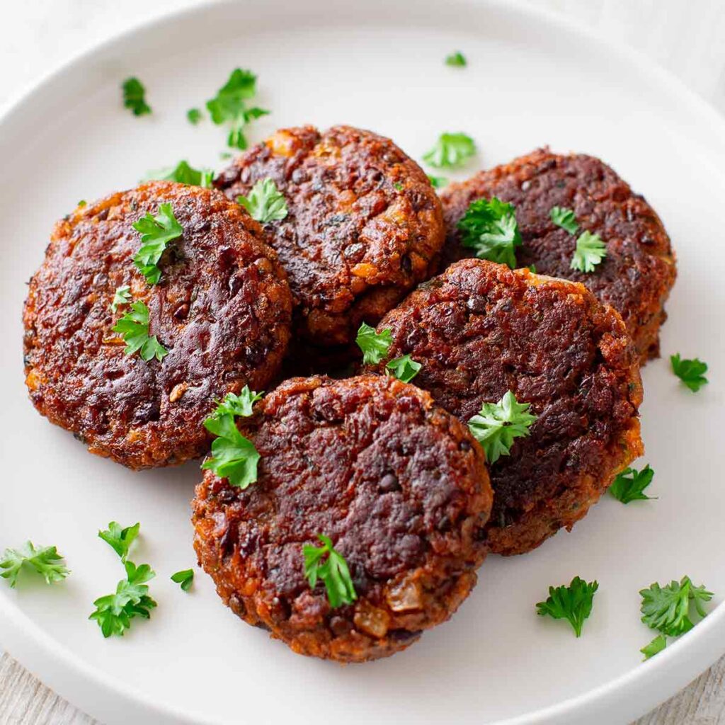 Vegane Frikadellen aus Kidneybohnen, Linsen und Sojagranulat