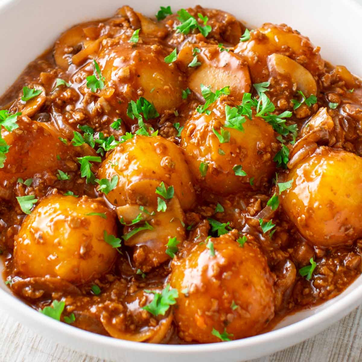 Vegane Mini Knödel Pfanne mit Hackfleisch und Pilzen
