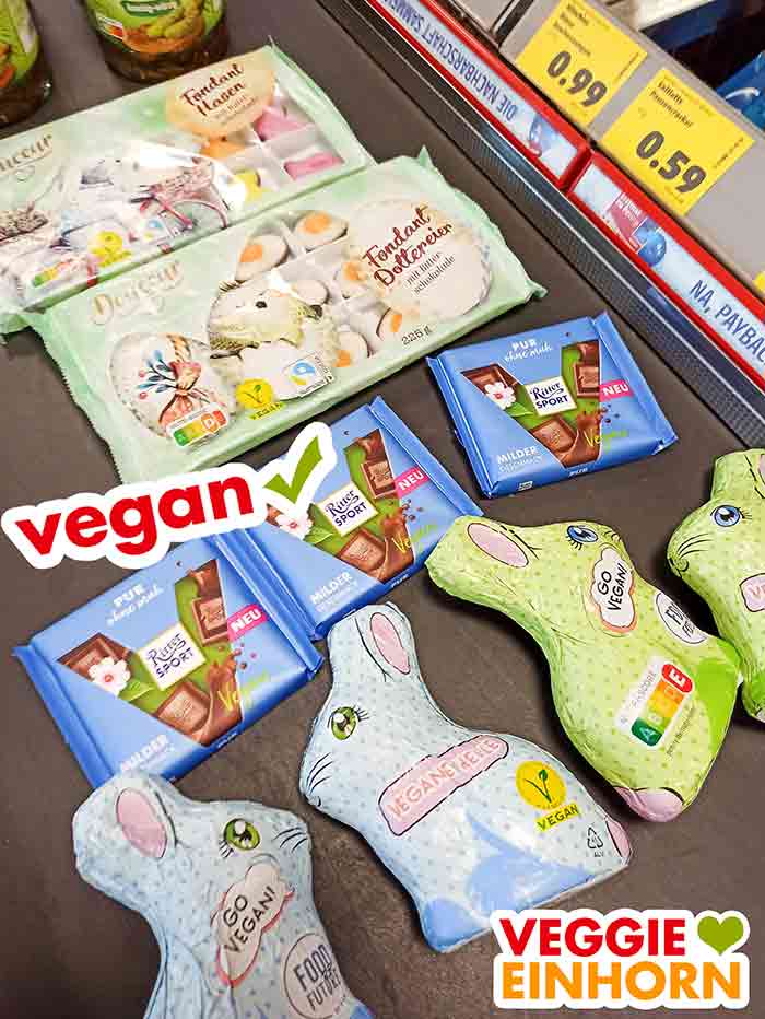 Vegane Ritter Sport Pur ohne muh und vegane Ostersüßigkeiten auf dem Kassenband bei Penny