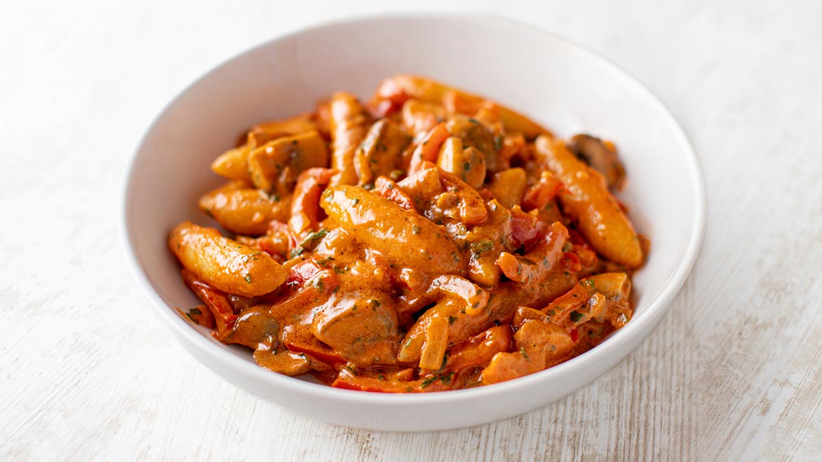 Vegane Schupfnudelpfanne mit Gemüse