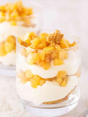 Veganes Spekulatiusdessert mit Apfel