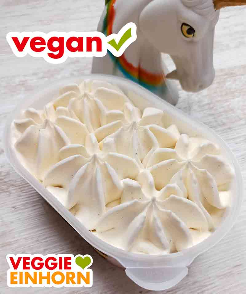 Vegane Vanilleeiscreme von Cremissimo in der geöffneten Packung