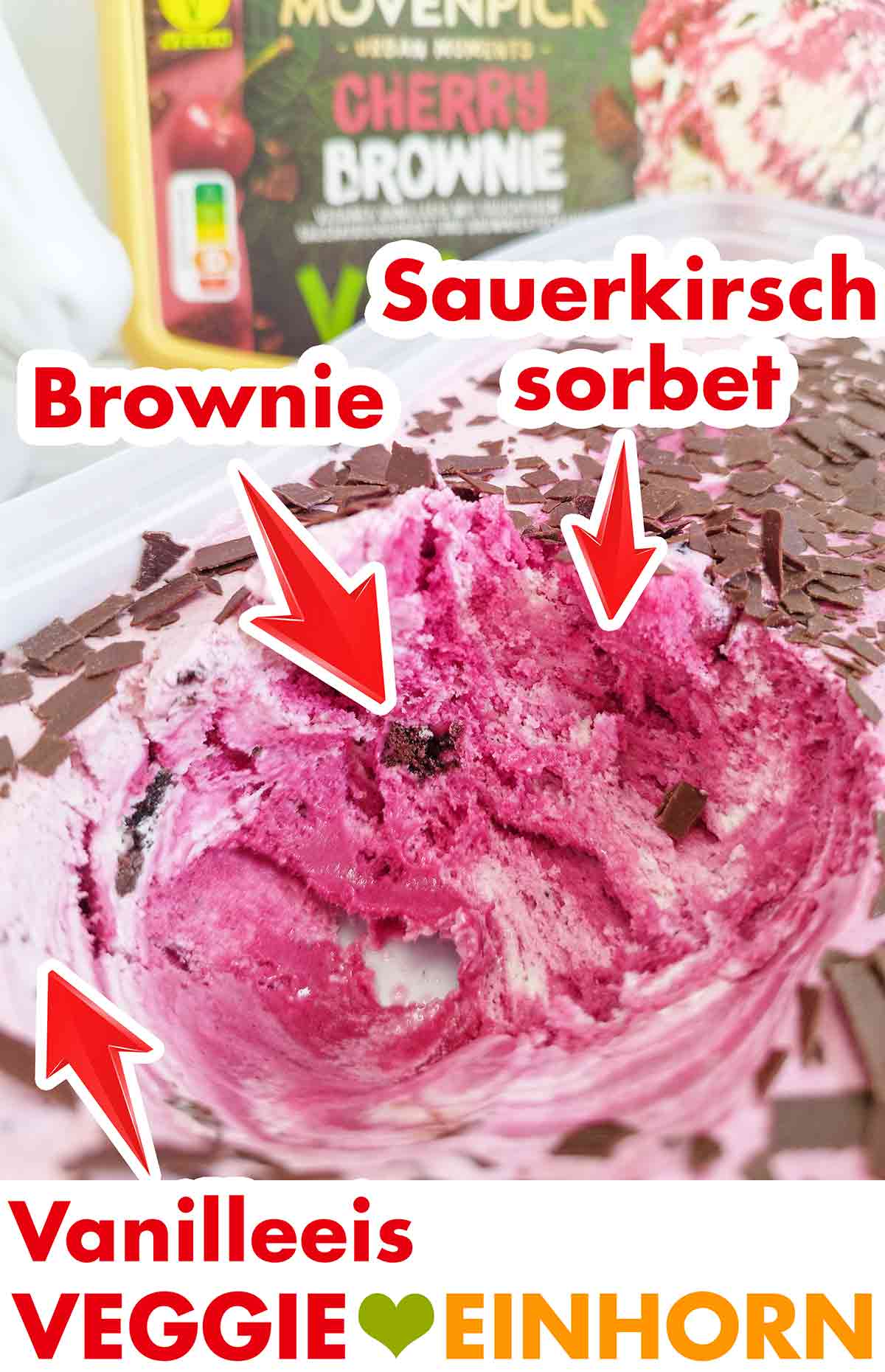 Brownie Stückchen, Sauerkirschsorbet und veganes Vanilleeis in der Sorte Cherry Brrownie von Mövenpick