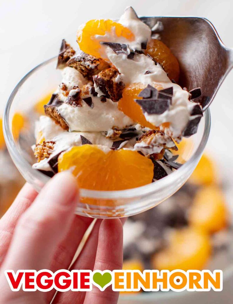 Veganes Weihnachtsdessert mit Lebkuchen und Mandarinen