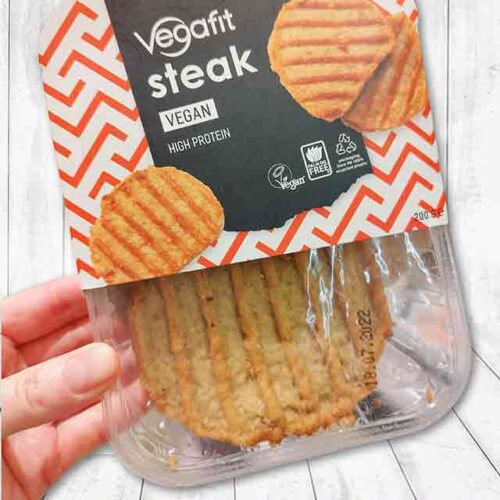 Eine Packung Vegafit Steak