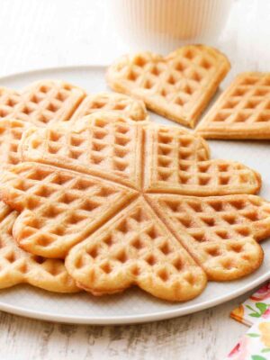 Nahaufnahme von Waffeln ohne Ei und Butter