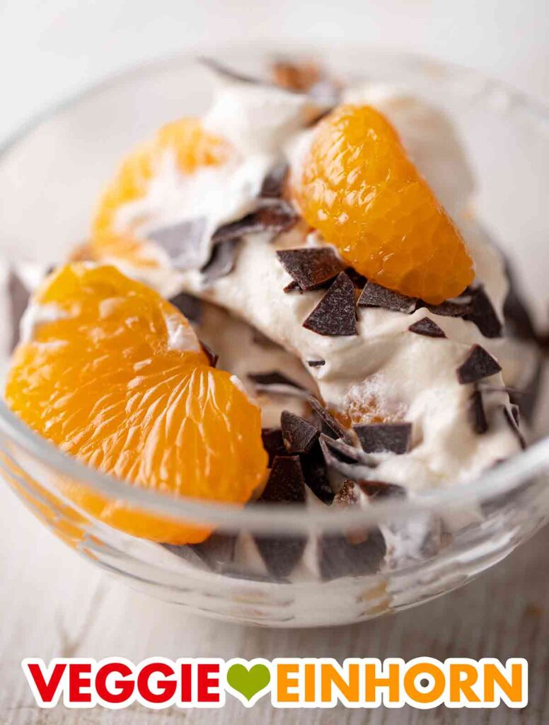 Veganes Weihnachtsdessert mit Lebkuchen und Mandarinen